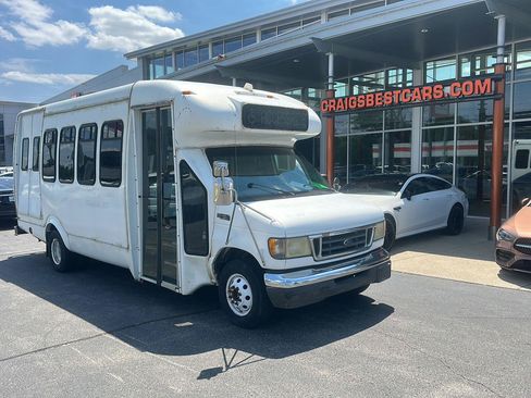 Used 2003 Ford E-450 and Econoline 450 RWD image 1