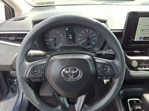 Used 2025 Toyota Corolla LE FWD image 18