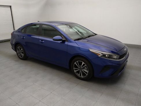 Used 2024 Kia Forte LXS w/ LXS Technology Package FWD image 11