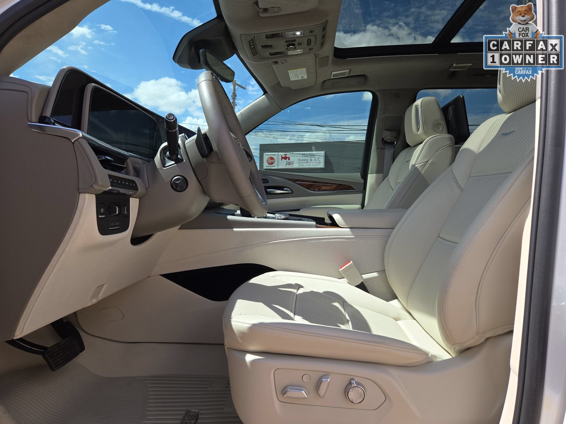 Used 2024 Cadillac Escalade Premium Luxury Platinum w/ Heavy-Duty Trailer Package AWD/4WD image 16