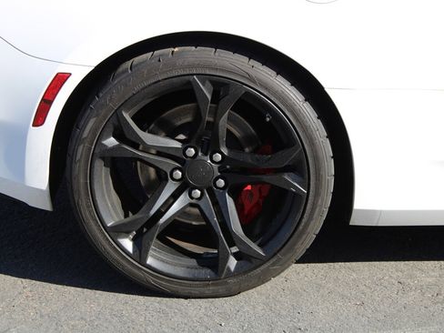 Used 2018 Chevrolet Camaro SS RWD image 13