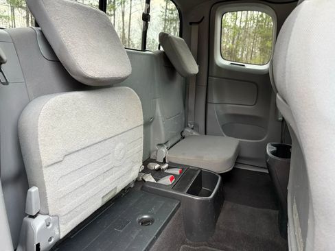 Used 2013 Toyota Tacoma 2WD Access Cab image 17