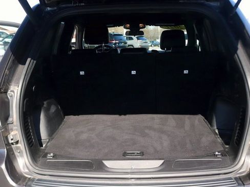 Used 2021 Jeep Grand Cherokee Laredo X image 15