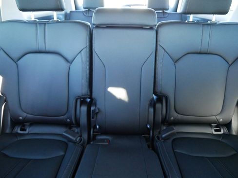 New 2026 Honda Pilot Touring image 9