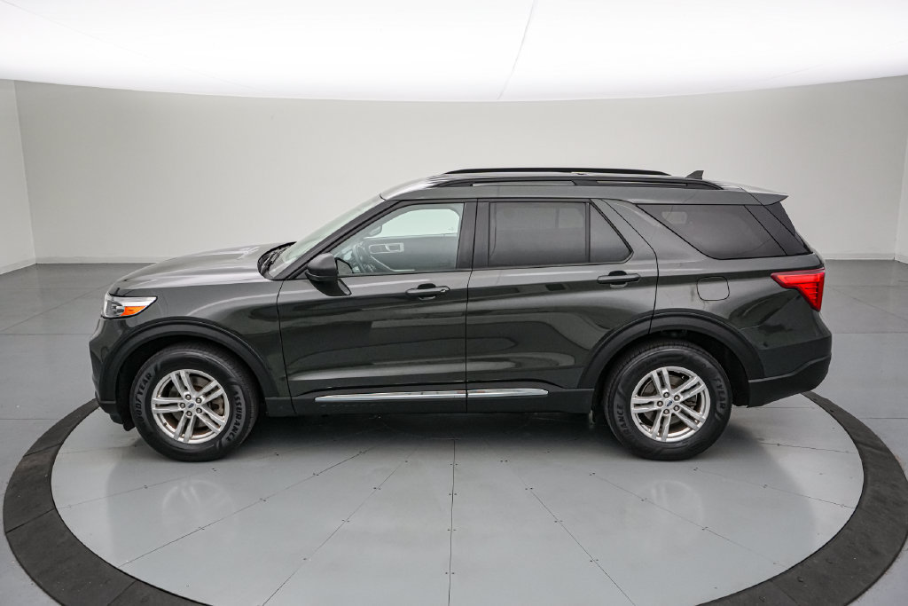 Certified 2023 Ford Explorer XLT w/ Equipment Group 202A AWD/4WD image 7
