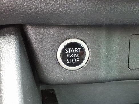 Used 2021 Nissan Rogue SV image 12