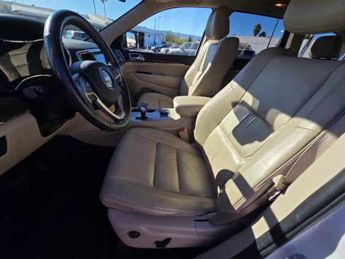 Used 2015 Jeep Grand Cherokee Limited image 23