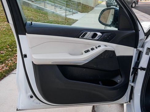 Used 2022 BMW X5 xDrive45e w/ M Sport Package image 8