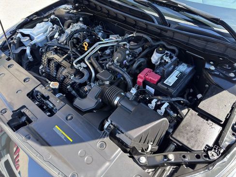 Used 2023 Nissan Altima 2.5 SV AWD/4WD image 41