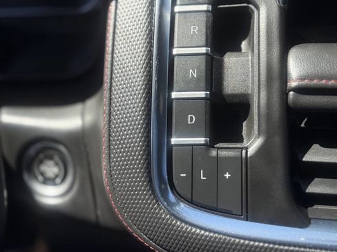 Used 2022 Chevrolet Suburban RST w/ Sport Performance Package image 32