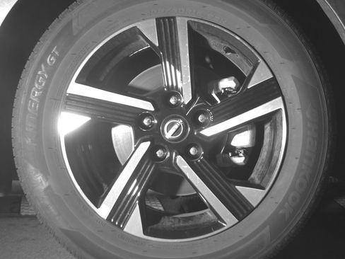 Used 2025 Nissan Sentra SV FWD image 13