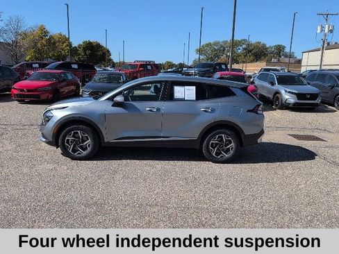 Used 2023 Kia Sportage LX image 3
