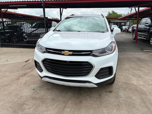 Used 2019 Chevrolet Trax LT w/ LT Convenience Package AWD/4WD image 3