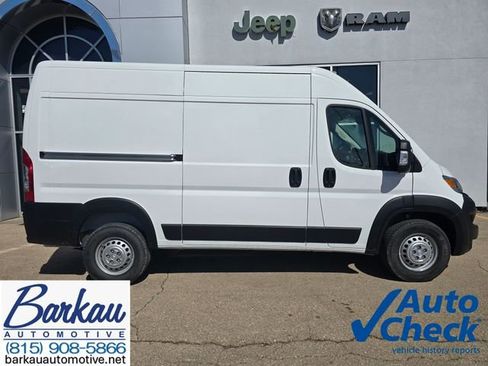 Used 2024 RAM ProMaster 2500 w/ Convenience Group image 2