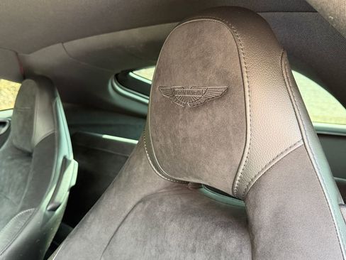Used 2020 Aston Martin V8 Vantage Coupe image 37