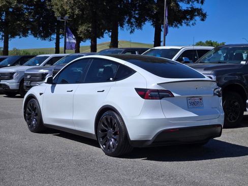 Used 2022 Tesla Model Y Performance image 6