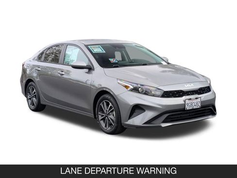 Used 2023 Kia Forte LXS image 2
