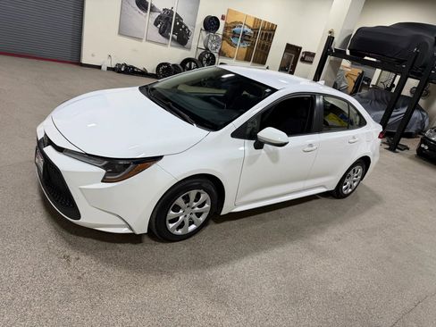 Used 2021 Toyota Corolla LE w/ Carpet Mat Package (TMS) image 9