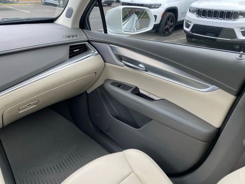 Used 2020 Cadillac XT5 Premium Luxury image 36