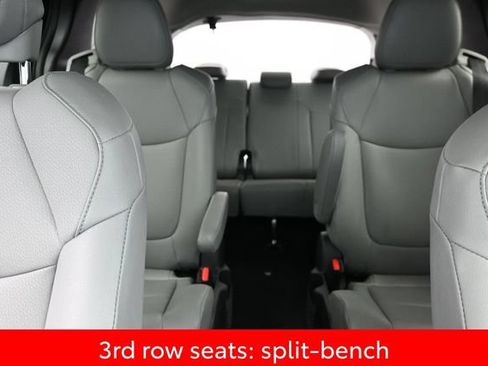 Used 2026 Toyota Sienna XLE AWD/4WD image 17