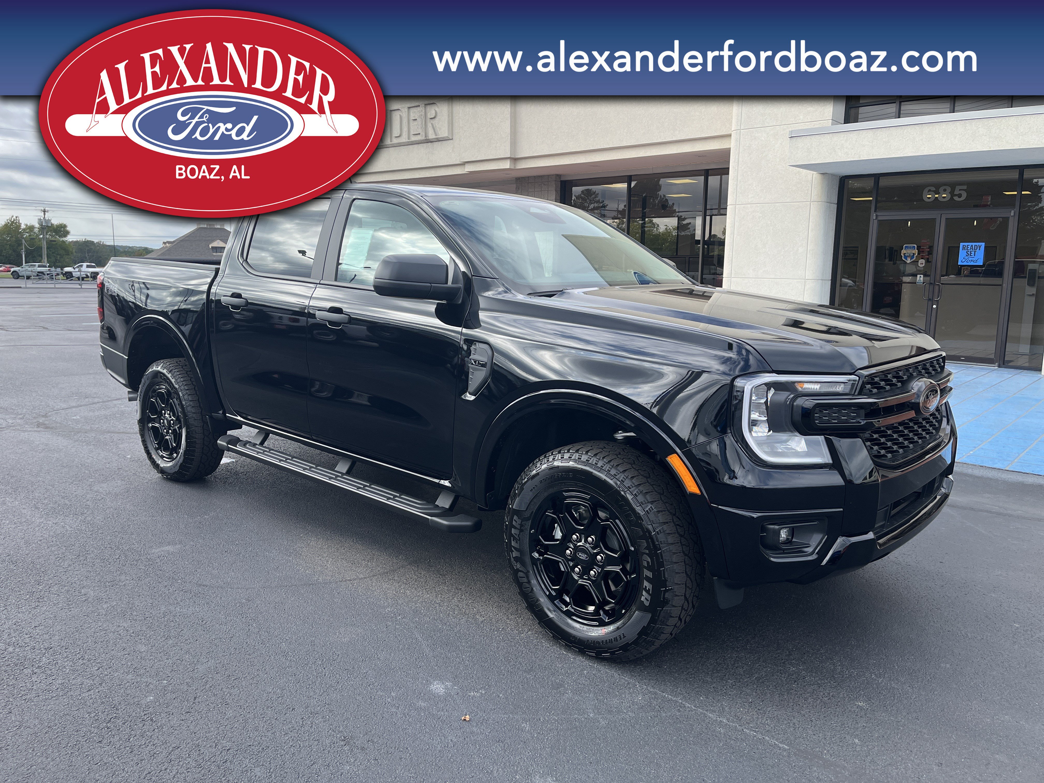 New 2025 Ford Ranger XLT w/ FX4 Off-Road Package AWD/4WD image 3