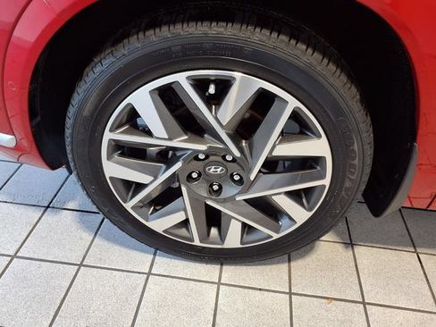 Used 2022 Hyundai Santa Fe Calligraphy FWD image 4
