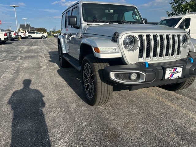 Used 2023 Jeep Wrangler Unlimited Sahara w/ Cold Weather Group AWD/4WD image 2