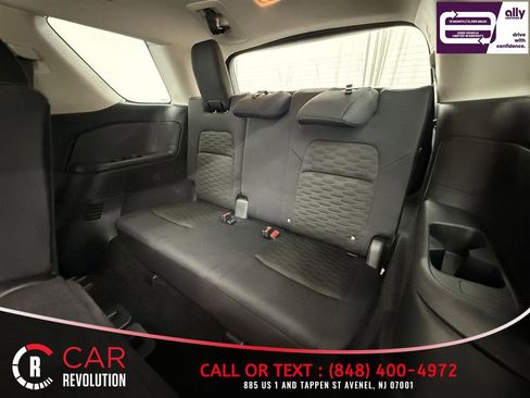 Used 2025 Nissan Pathfinder SV AWD/4WD image 16