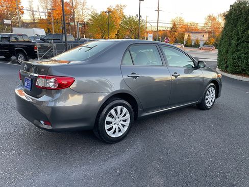 Used 2013 Toyota Corolla LE image 5