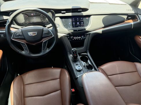 Used 2020 Cadillac XT5 Premium Luxury FWD image 14
