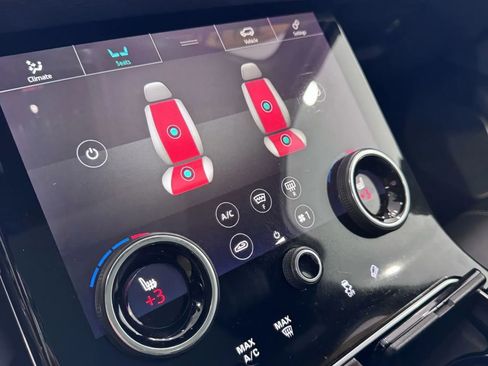 Used 2019 Land Rover Range Rover Velar R-Dynamic SE image 29