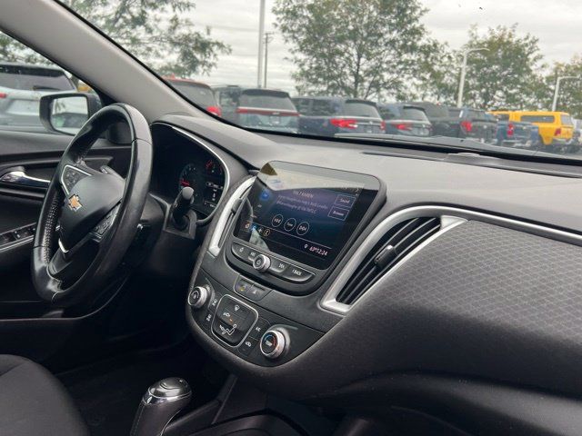 Used 2020 Chevrolet Malibu RS FWD image 33