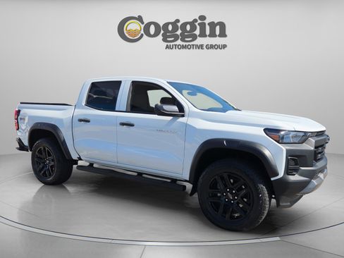 Used 2025 Chevrolet Colorado Trail Boss AWD/4WD image 7