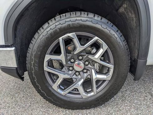 Used 2025 GMC Sierra 1500 SLE AWD/4WD image 10