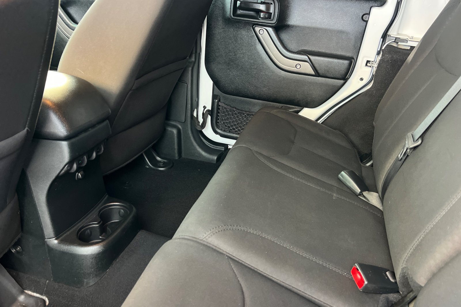 Used 2018 Jeep Wrangler Unlimited Sport S AWD/4WD image 16