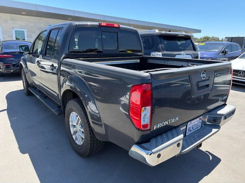 Used 2014 Nissan Frontier SV w/ SV Value Truck Package AWD/4WD image 5