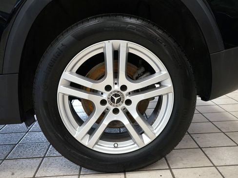 Used 2023 Mercedes-Benz GLB 250 4MATIC w/ Premium Package image 60