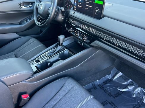 Used 2024 Honda Accord Sport image 32
