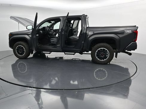 Used 2024 Toyota Tacoma TRD Off-Road w/ TRD Off Road Premium Package AWD/4WD image 28