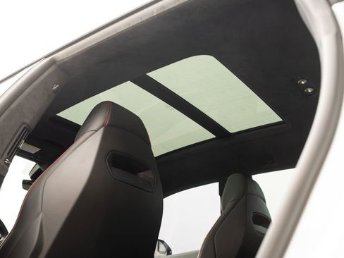 Used 2019 Lamborghini Urus image 44