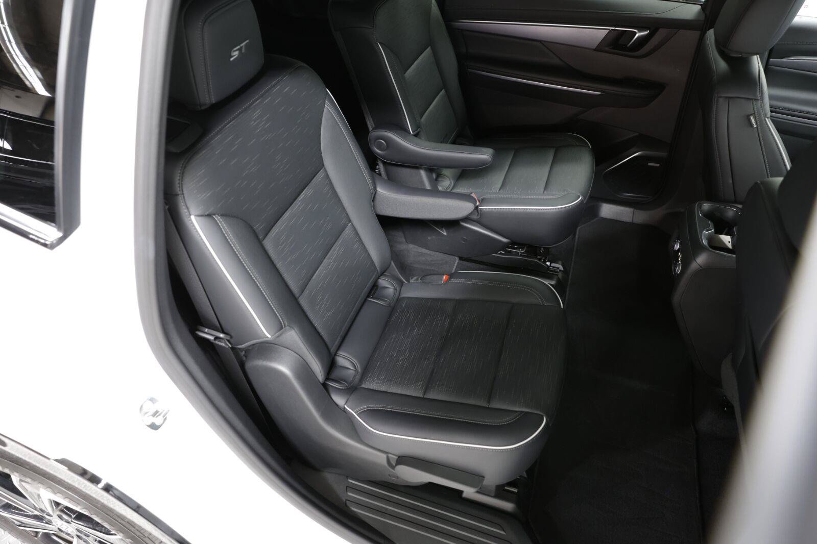 Certified 2026 Buick Enclave Sport Touring AWD/4WD image 20