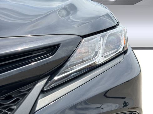 Used 2019 Toyota Camry SE FWD image 10