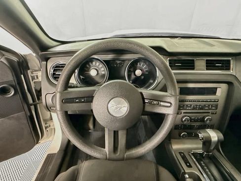 Used 2012 Ford Mustang Coupe RWD image 11