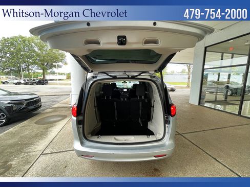 Used 2022 Chrysler Voyager LX image 50