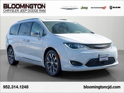 Used 2017 Chrysler Pacifica Limited w/ UConnect Theater Package