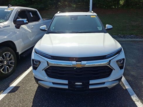 Certified 2025 Chevrolet TrailBlazer LT AWD/4WD image 2