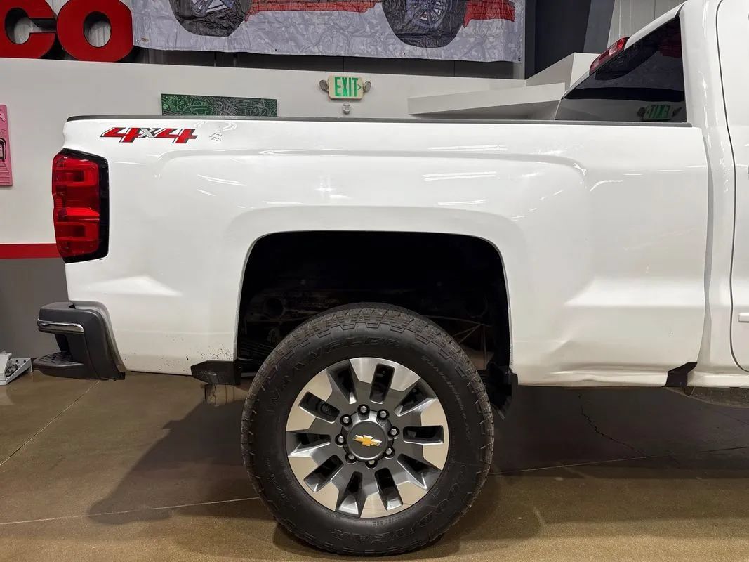 Used 2019 Chevrolet Silverado 2500 LT AWD/4WD image 90
