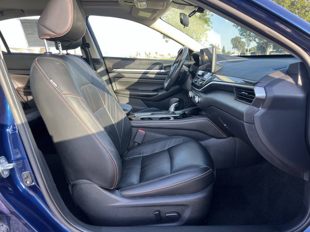 Used 2023 Nissan Altima 2.5 SR w/ SR Premium Package FWD image 8