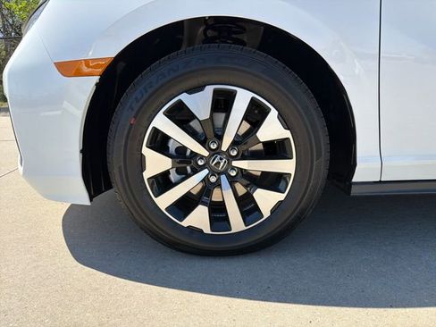 New 2026 Honda Odyssey EX-L image 9