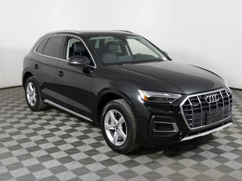 Used 2023 Audi Q5 2.0T Premium w/ Convenience Package image 1